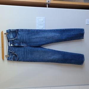 Good American straight leg jeans